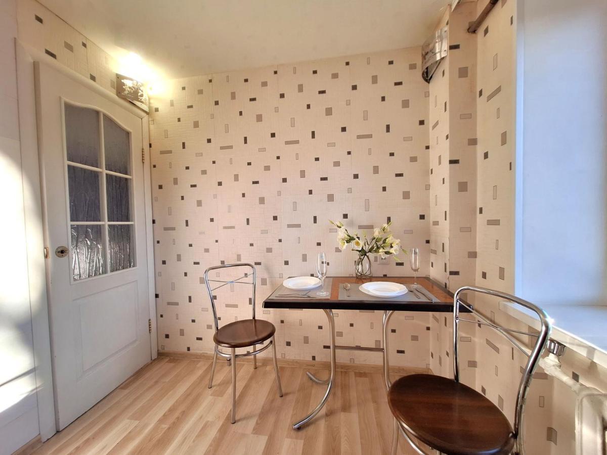 Alex Apartments: On Pushkina Street Apartment *